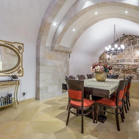 Western Wall Luxury House - Avraham Yerusalem Bagian luar foto