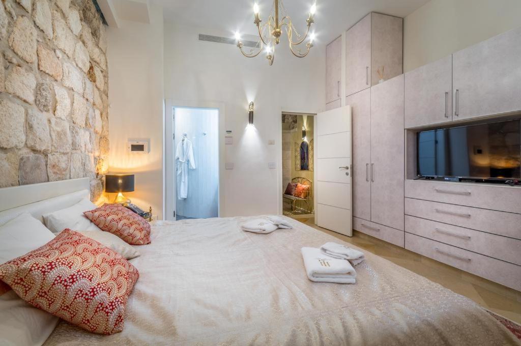 Western Wall Luxury House - Avraham Yerusalem Bagian luar foto