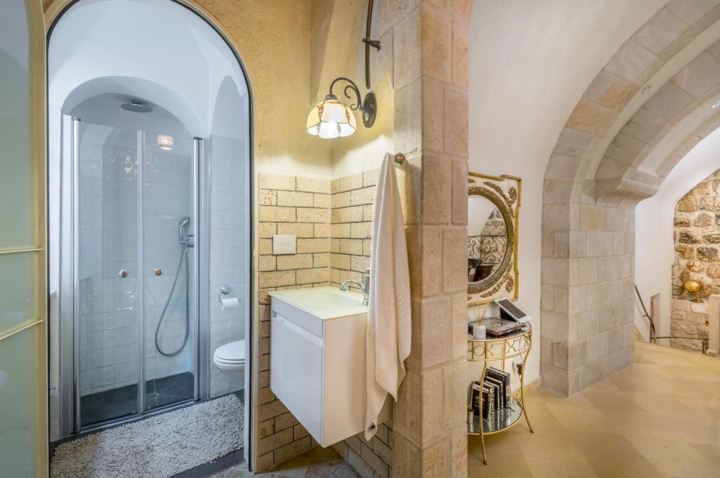 Western Wall Luxury House - Avraham Yerusalem Bagian luar foto