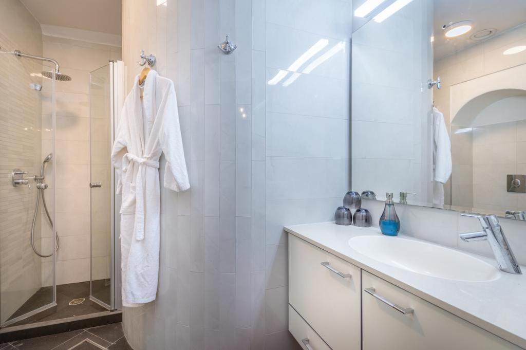 Western Wall Luxury House - Avraham Yerusalem Bagian luar foto